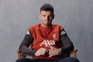 罗伯逊:没想到孩子知道我效力利物浦和拼搏的故事,让我格外动容配图