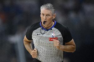 疑似不满哈珀2+1被取消！老哈珀：看三名裁判睡着真是太糟糕了！配图