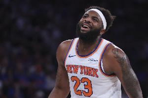 目前1-0领先!总决赛G2尼克斯客战马刺 米切罗大概率出战比赛配图