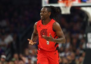 真挚的祝福!NBA官方为朱·霍勒迪送上36岁生日祝福🎂配图