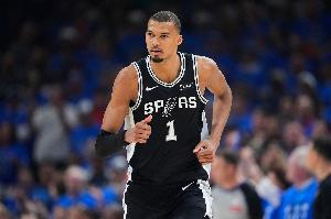 CJ·迈尔斯：文班亚马能包揽MVP与DPOY 他甚至可能三连庄配图